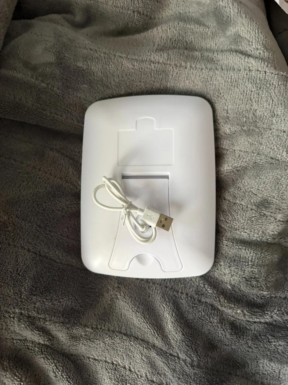 Amazon Touchscreen LED Plug In Travel Makeup Mirror